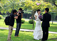 最新影楼资讯新闻-长春公园里拍婚纱照被制止 只有一家影楼能拍
