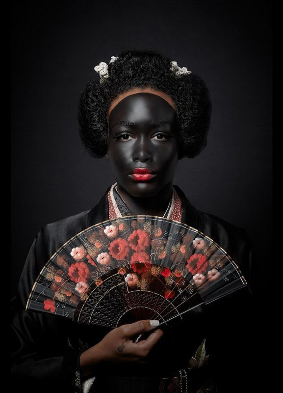 摄影师以“黑艺妓” 现代艺术颠覆传统文化