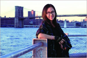 东大美女“摄影师”拍美女 纽约时装周展身手