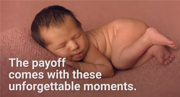 职业摄影师示范初生婴儿拍摄方式惹争议