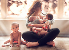 最新影楼资讯新闻-摄影师演绎母乳喂哺 时尚且不失纯朴真实情感