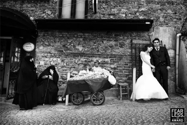 黑白婚礼照片这么漂亮，你居然会抗拒？