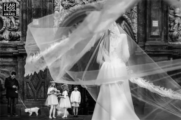 黑白婚礼照片这么漂亮，你居然会抗拒？
