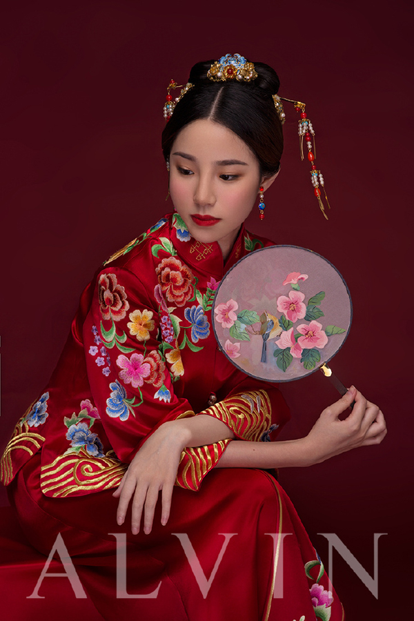 中式新娘造型 古典**气质与柔情的**结合