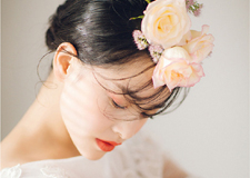 最新影楼资讯新闻-少女系新娘造型 花朵点缀轻嗅浪漫