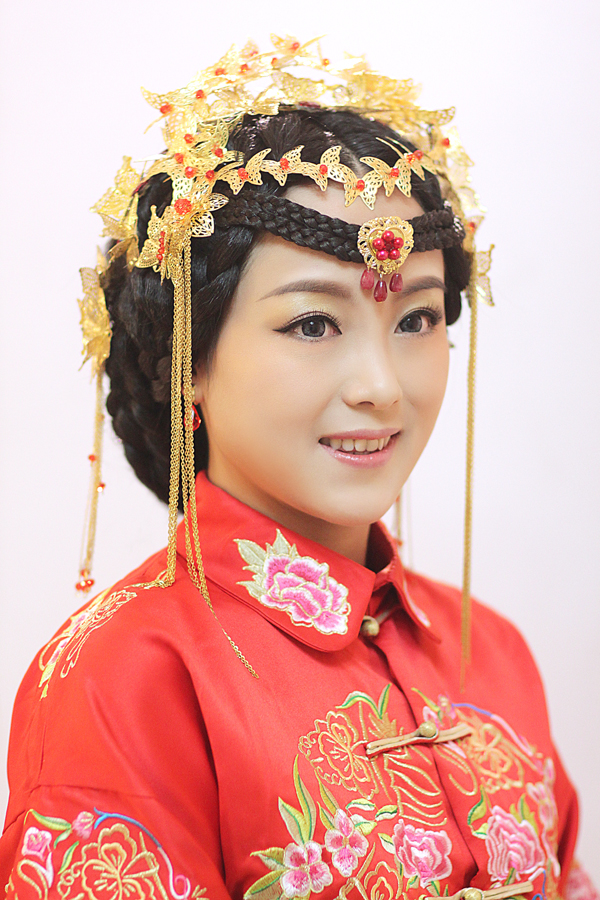 中式新娘编发教程 打造古典而**的情态