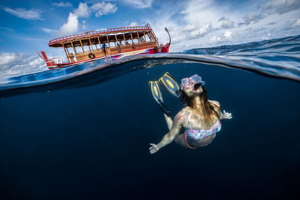 摄影师Paul Toma拍摄的水下美人鱼系列作品