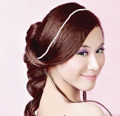 简洁的韩式新娘发型制作步骤解析