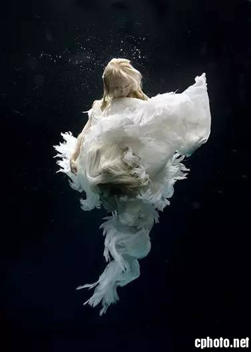 最美水下摄影 在安徒生的童话世界里舞蹈