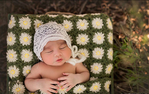国外摄影师Susan Scott的新生儿户外摄影欣赏