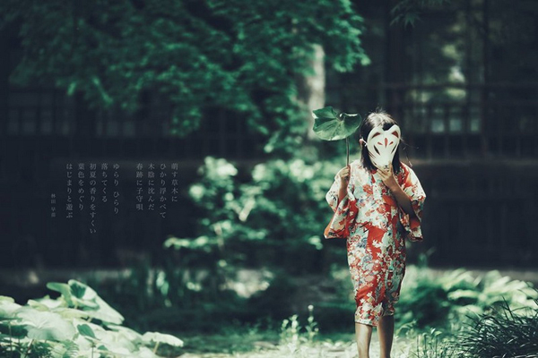 日本摄影师渡辺靖久 以狐狸面具为题的奇幻物语儿童摄影