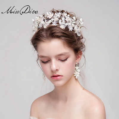 精致细腻的手工珠钻婚饰 打造出璀璨系列冰雪感新娘造型