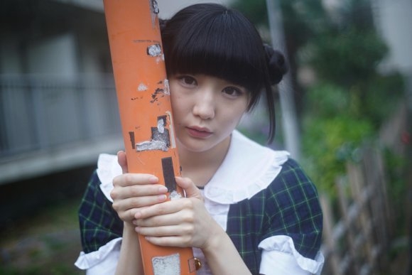 日本摄影师集资成功 将拍摄20岁少女“尸体状态”照片集
