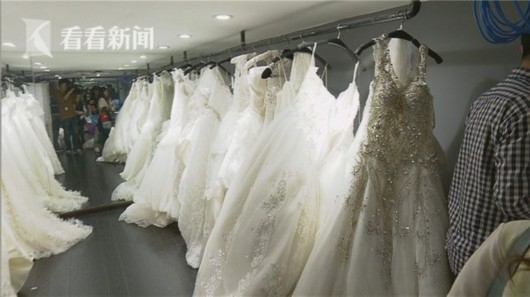 数百位新人从中国婚博会上订购婚纱照 拍摄日期被一拖再拖