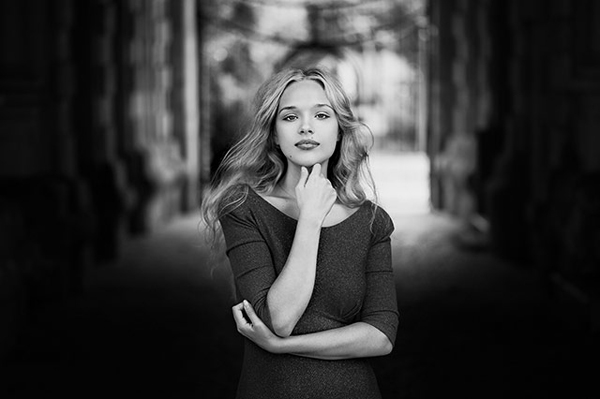 乌克兰摄影师Ann Nevreva的唯美黑白肖像摄影欣赏