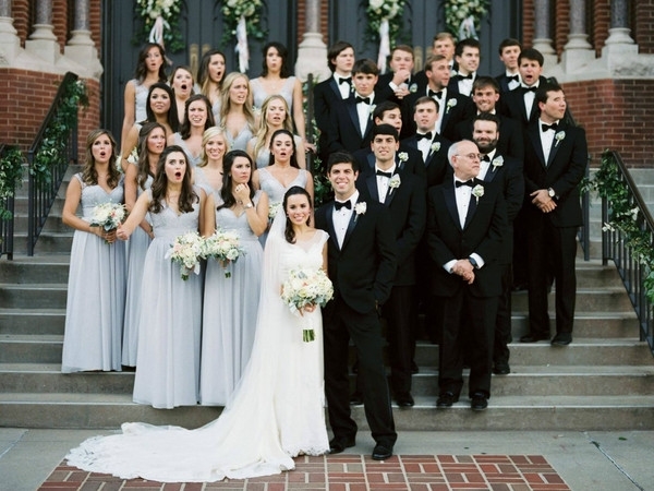 网上最火的婚礼照：14位伴娘集体惊呆脸
