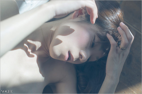 日系另类忧郁的私房性感人像艺术摄影