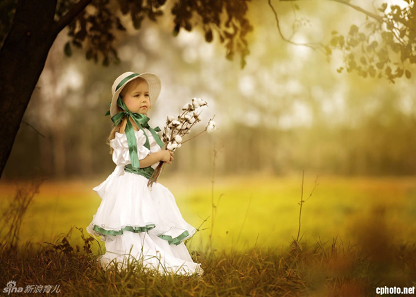 波兰摄影师为5岁女儿拍秋季写真
