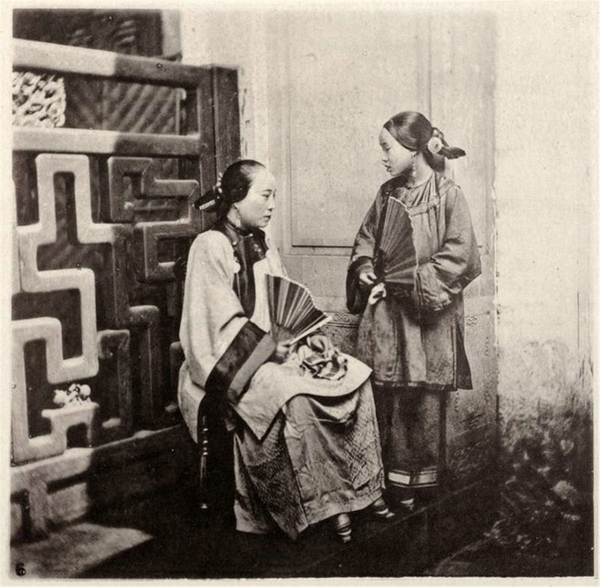 英国摄影师拍摄的150年前的中国黑白人像