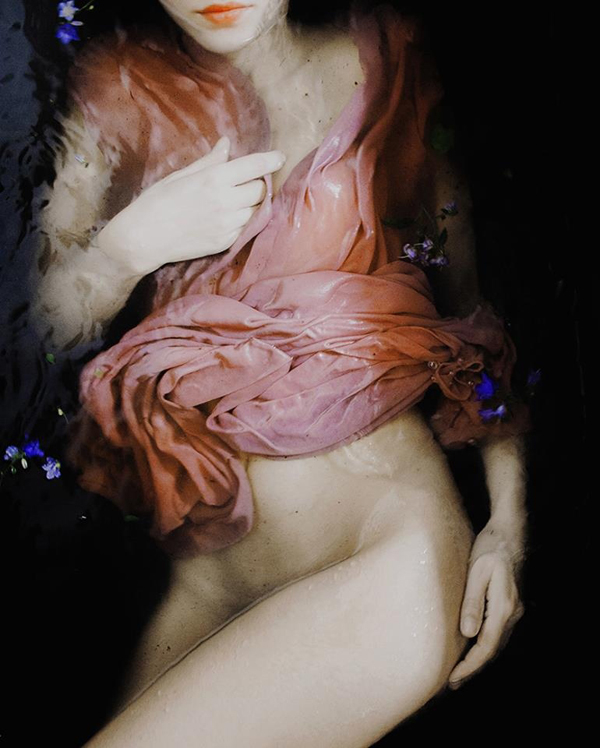 保加利亚摄影师Mira Nedyalkova的唯美水下女性肖像
