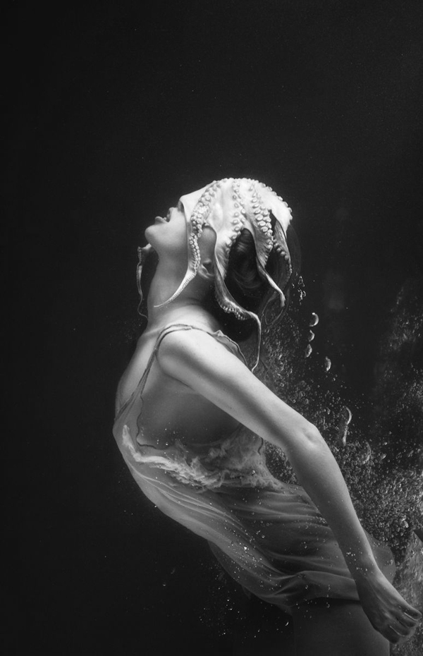 保加利亚摄影师mira nedyalkova的唯美水下女性肖像
