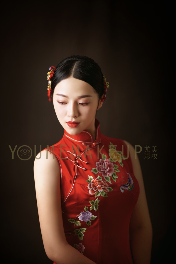 中式新娘造型 展现精美东方韵味