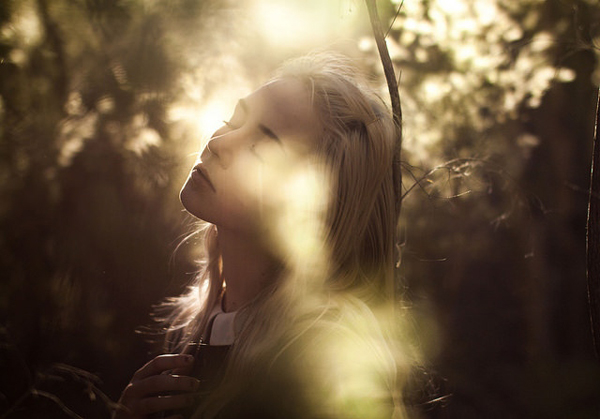 少女的祷告 澳大利亚摄影师Amy Haslehurs叙事观念摄影