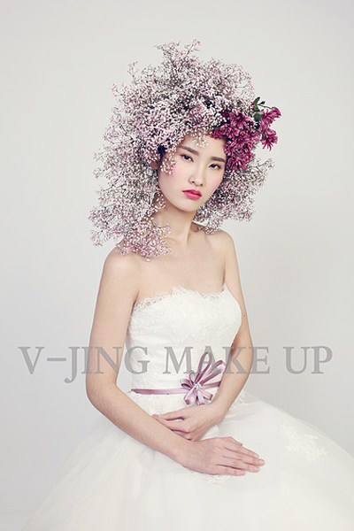以鲜花为主题的新娘头饰造型 简洁大方
