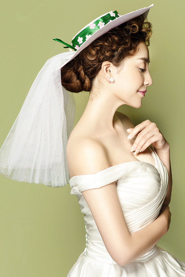 时尚质感简约造型 衬托新娘高端典雅的气质