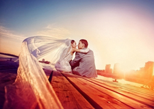 最新影楼资讯新闻-国外***的婚纱照欣赏 优雅与大气的结合色调优雅的婚纱摄影