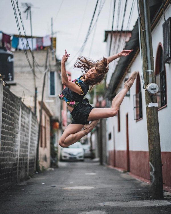 摄影师Omar Z Robles的摄影作品 墨西哥街头舞者