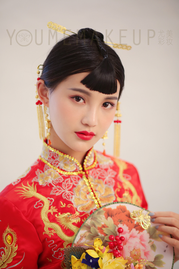 玲珑别致的中式新娘头饰 复古韵味十足