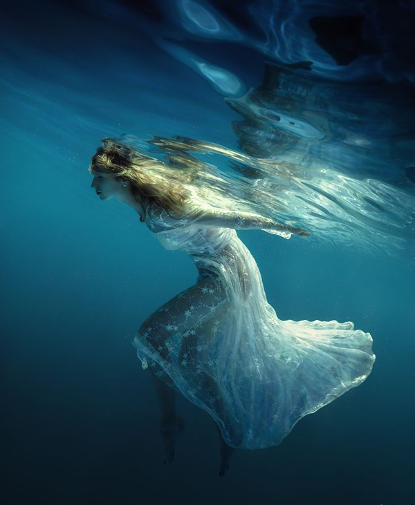 水舞交融 Dmitry Laudin充满动感和梦幻般风格的水下摄影