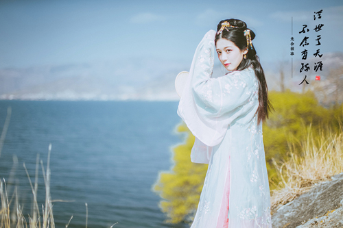 画面优美 充满古典韵味的中国风美女写真