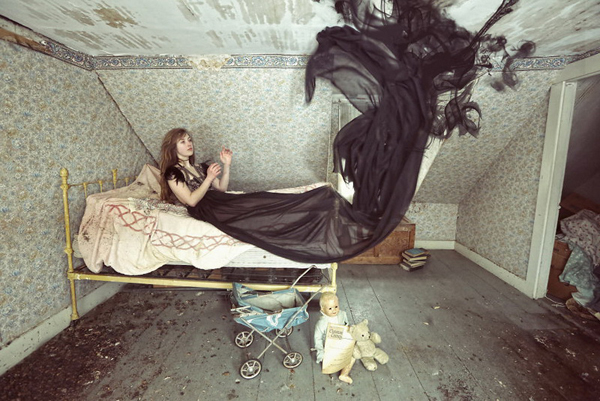 Karen Jerzyk以废墟为背景拍摄黑暗风奇幻人像作品