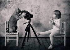 Andy Prokh黑白摄影 猫咪与小女孩的烂漫童年
