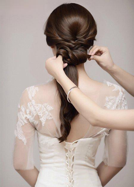 2款新娘盘头发的方法教程彰显新娘的大方气质