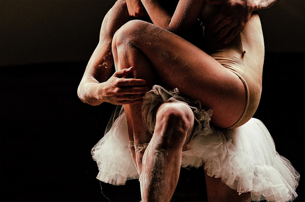 摄影师镜头下的芭蕾 天鹅般的舞者描绘的优美画卷