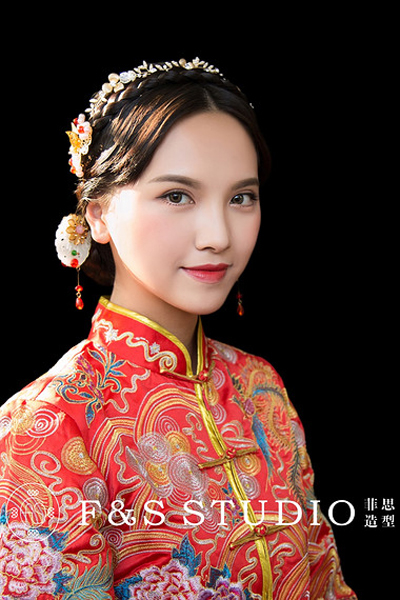 中式新娘头饰造型 独具传统韵味
