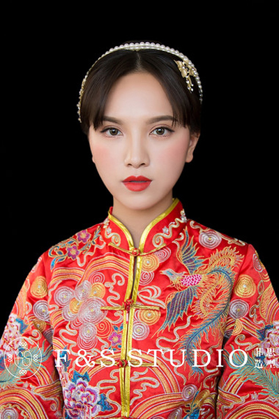 中式新娘头饰造型 独具传统韵味