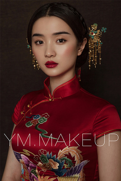 中式新娘妆 饱满的红唇绽放迷人东方之美