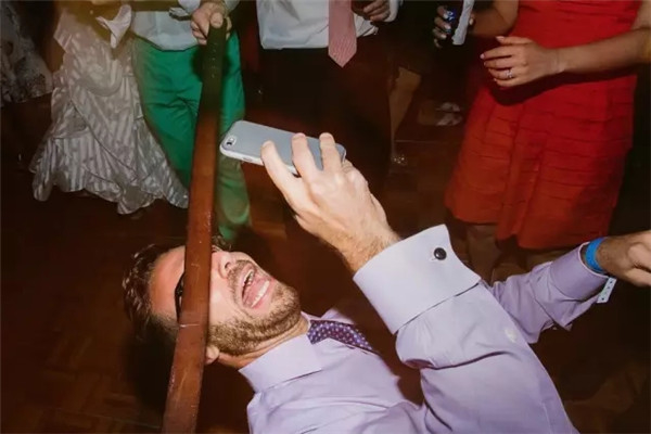 婚礼摄影师在拍照时，心里在想什么？