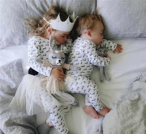 摄影妈妈用照片记录两个宝宝的有爱日常 