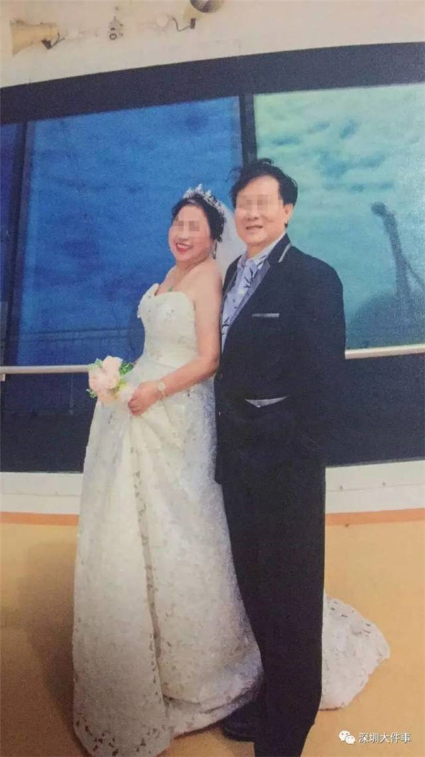 70岁老夫妻邮轮上拍婚纱照 拿到相册后气得想烧掉