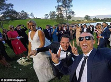 最新影楼资讯新闻-澳新婚夫妇用无人机拍摄婚礼盛况惨遭罚款