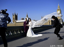 最新影楼资讯新闻-国外媒体眼中的中国式婚纱照 荒诞又真实