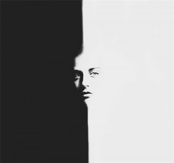 silviagrav黑白创意与人像结合的超现实主义摄影