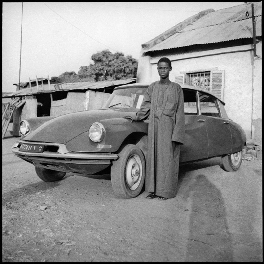 被时间淹没的西非摄影师：每个人都是他工作室的英雄