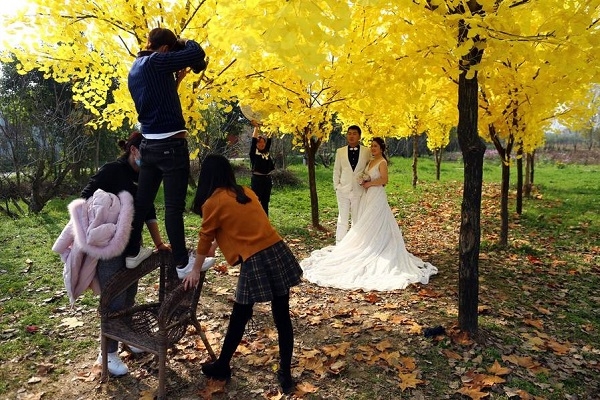 人生如戏始于婚纱照 摄影师就是大导演