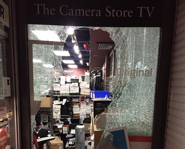 加拿大一相机店遭劫 损失超过两万美元高端器材
